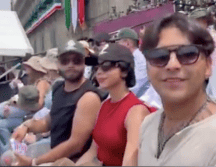 Los cantantes estuvieron presentes el el desfile cívico militar en conmemoración por el 214 aniversario del Inicio de la Independencia. ESPECIAL.