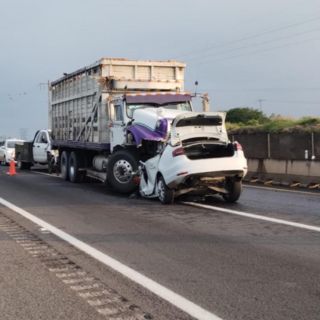 Fallece hombre tras choque en autopista a Colima