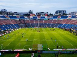 Al inicio del duelo entre Águilas y Zorros no había ni siquiera cinco mil espectadores en el estadio. IMAGO7.