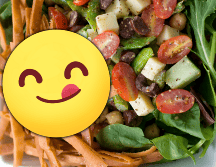 En el caso de ensaladas, opta por las que se basan en verduras y descarta las que llevan muchas frutas o semillas caramelizadas. AP / ARCHIVO