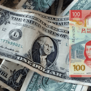 El peso cierra la semana "plano" frente al dólar