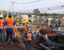 El socavón provocó el desabasto de agua, gas y luz. EL INFORMADOR/ H. Figueroa.