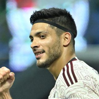 Raúl Jiménez anota golazo de media vuelta (VIDEO)