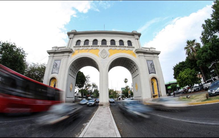 Los arcos de Guadalajara. Fue durante décadas la “carta de presentación” de la ciudad. EL INFORMADOR/Archivo