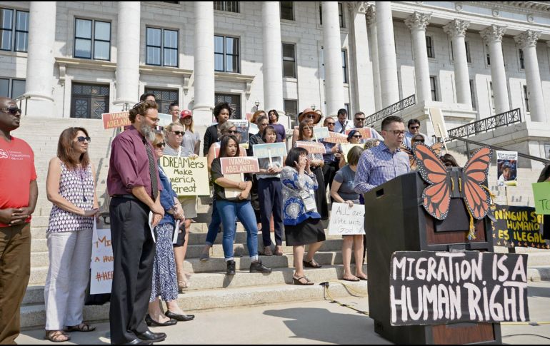 La separación de familias es parte de las afectaciones sociales cuando hay deportaciones, por ello decenas de organismos han manifestado su inconformidad por los anuncios realizados por Trump. AP