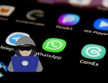 Es fundamental que actúes rápidamente para recuperar el control en caso de ser víctima de un hackeo en tu cuenta de WhatsApp. Unsplash.