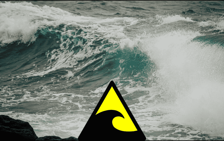 La JMA avisó de la posibilidad de que el tsunami alcance la máxima altura prevista (un metro) en las próximas horas en las islas Izu y en las islas Ogasawara. CANVA