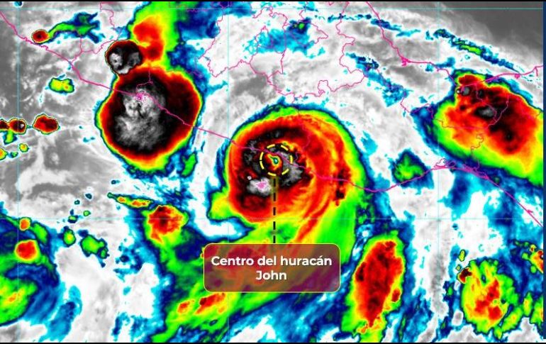 El huracán hizo su entrada cerca de las 21:15 horas. Imagen de satélite