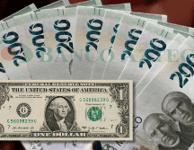 Este día, el dólar estadounidense mantiene un tipo de cambio de 19.35 pesos por unidad. EFE / ARCHIVO