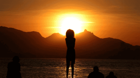 Uno de los factores clave que impulsaron las olas de calor de ambos años, fue el rápido aumento de las temperaturas de los océanos. EFE / ARCHIVO