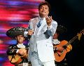 Juan Gabriel dejó, tras su muerte en 2016, canciones que se pueden dedicar a las madres el 10 de mayo. SUN / ARCHIVO
