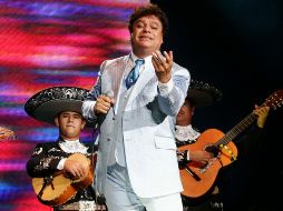 Juan Gabriel dejó, tras su muerte en 2016, canciones que se pueden dedicar a los seres queridos en todo momento. SUN / ARCHIVO