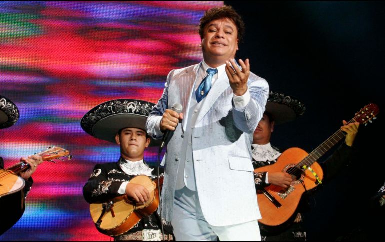 Juan Gabriel dejó, tras su muerte en 2016, canciones que se pueden dedicar a los seres queridos en todo momento. SUN / ARCHIVO