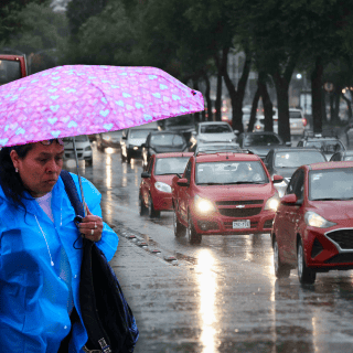 "John" y "Helene" mantienen a gran parte de México bajo el agua