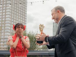 Durante la ceremonia de premiación en Nueva York, Nathan Schultz, CEO de Chegg, expresó su admiración por la joven veracruzana, subrayando el impacto significativo de su trabajo. X / @cheggdotorg