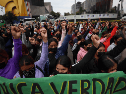 Manifestación de los padres de los 43 normalistas desaparecidos en Iguala, Guerrero, en el cruce de Reforma y Bucareli. SUN