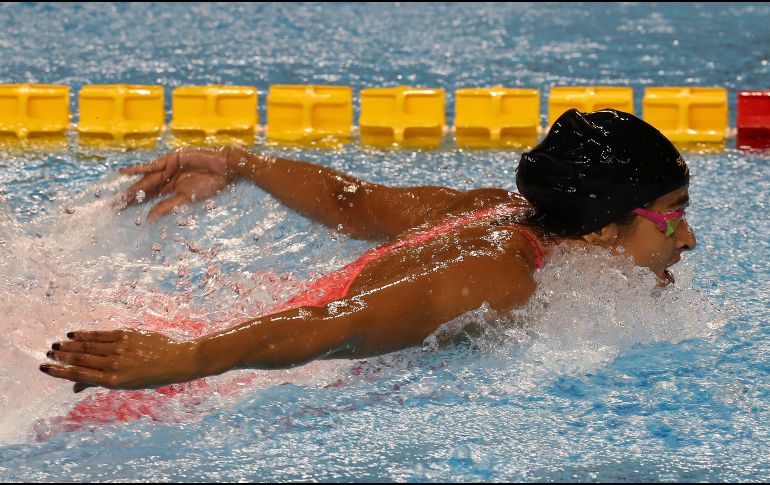 La natación puede considerarse uno de los deportes más recomendados para los pacientes cardiológicos. EFE / ARCHIVO