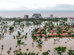 Huracanes John y Helene dejan muertes e inundaciones