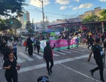 Alrededor de 200 mujeres marcharon por avenida Vallarta-Juárez y Paseo Alcalde hasta llegar a la Plaza de la Liberación. EL INFORMADOR/O.GONZÁLEZ