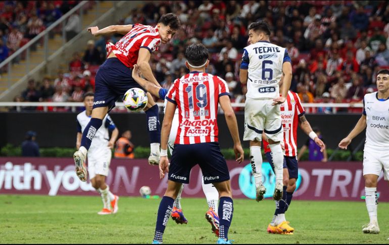 Por primera vez en el torneo Chivas recibió gol en el estadio Omnilife, pero sigue invicto como local. EL INFORMADOR/H. Figueroa