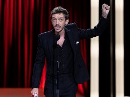 El actor argentino Nahuel Pérez Biscayart reacciona feliz al recibir el premio “Horizontes” a la Mejor Película Latinoamericana por “El jockey”. EFE/J. Herrero