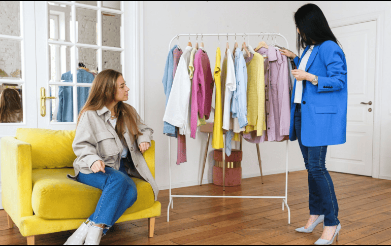 Si bien algunos colores pueden asociarse con ciertos rasgos de personalidad o comportamientos negativos, es esencial recordar que cada individuo es único. CANVA