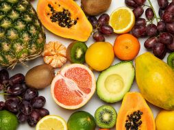 La papaya no solo es una fruta deliciosa y refrescante, sino que también está cargada de beneficios para la salud. CANVA