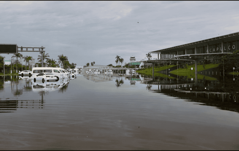 López Obrador informó que el próximo miércoles, la presidenta constitucional estará en Guerrero atendiendo la emergencia. SUN / V. Rosas