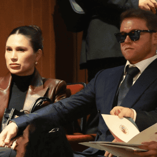 Captan al "Canelo" Álvarez en la toma de protesta de Sheinbaum