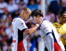 Chicharito Hernández ha sido solidario con la nueva promesa de la ofensiva rojiblanca. IMAGO7/V. Pichardo