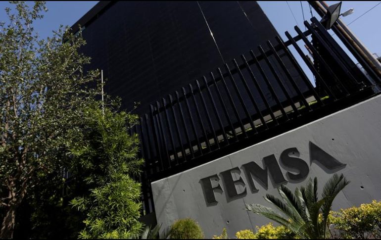 FEMSA es conocida por ser propietaria de la cadena comercial Oxxo . ESPECIAL