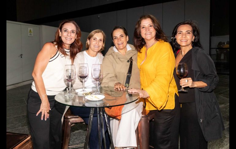 Alejandra Conde, Jaqueline Voyer, Tere Corona, Cecilia Ibarra y Ana Escárcega. GENTE BIEN JALISCO/ Jorge Soltero