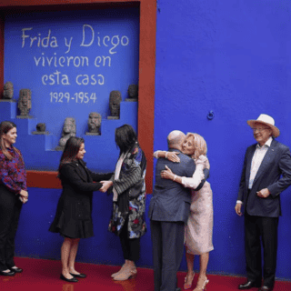 Antes de regresar a Estados Unidos, Jill Biden visita museo Frida Kahlo