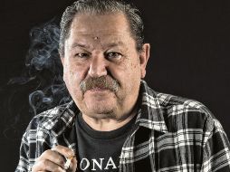 El escritor permanecerá al frente del FCE. AFP