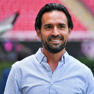 Gerardo Espinoza, otra opción para el banquillo de Chivas