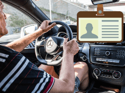 Contar con una licencia también facilita el acceso a servicios como seguros de auto. ESPECIAL / CANVA / PIXABAY