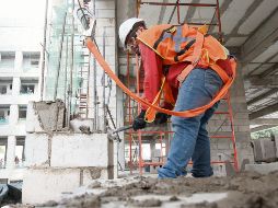 La propuesta de disminuir la jornada laboral está en la congeladora desde abril del año pasado. EL INFORMADOR/ Archivo