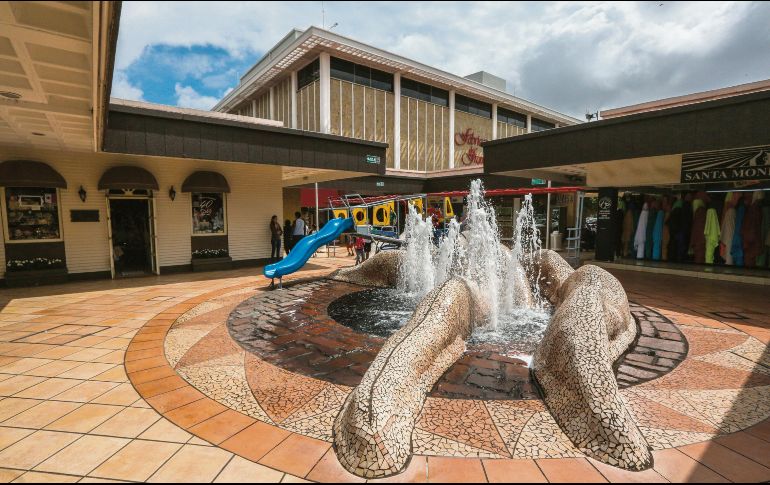 Plaza del Sol fue el primer centro comercial no sólo de México, sino de América Latina. ESPECIAL