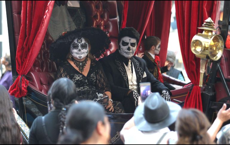 ¡No te quedes fuera de participar en este gran desfile!. EL INFORMADOR / ARCHIVO