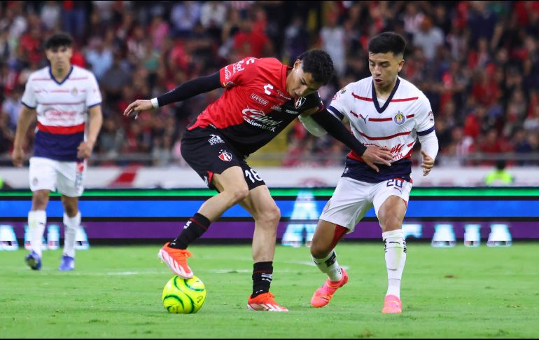 Chivas y Atlas llegan con un punto de diferencia, casi con la misma cantidad de goles anotados en el Apertura 2024 y posicionados en el octavo y noveno lugar de la tabla general, respectivamente. IMAGO7