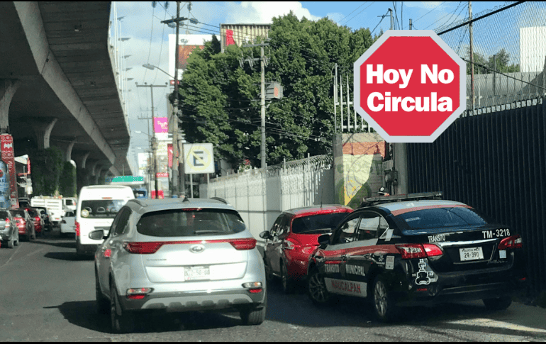 Las limitaciones se determinan en función del último dígito de la placa y el color del engomado del vehículo. ESPECIAL/SUN/ARCHIVO.