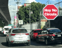 Las limitaciones se determinan en función del último dígito de la placa y el color del engomado del vehículo. ESPECIAL/SUN/ARCHIVO.