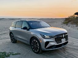 Lincoln Nautilus. Este vehículo cuenta con un diseño moderno y dinámico, ideal para recorrer las carreteras. CORTESÍA