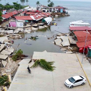 Ofrecen 13 mil servicios médicos en áreas impactadas por el huracán "John"
