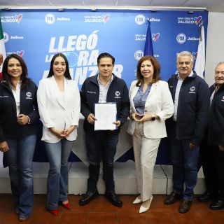 Formaliza Juan Pablo Colín su candidatura a la dirigencia del PAN estatal
