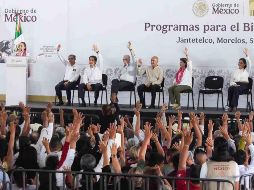 Para confirmar que el cambio constitucional fue un mandato del pueblo, consultó a los  asistentes a votar a mano alzada. SUN / T. RIVERA