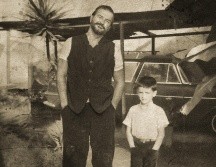 La tapa del disco, que ha generado gran expectativa entre sus seguidores, es una imagen original que muestra una fotografía de la infancia del propio Arjona. ESPECIAL