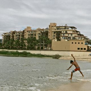 Vacacionistas de EU y Canadá ya no descansan en México