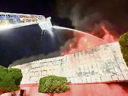 Autoridades investigan las causas que originaron los incendios en supermercados. ESPECIAL