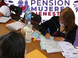 El nuevo Gobierno de México informó la semana pasada del nuevo programa de apoyos del Gobierno de México, éste, enfocado en las mujeres adultas mayores de 60 a 64 años. EL INFORMADOR / ARCHIVO